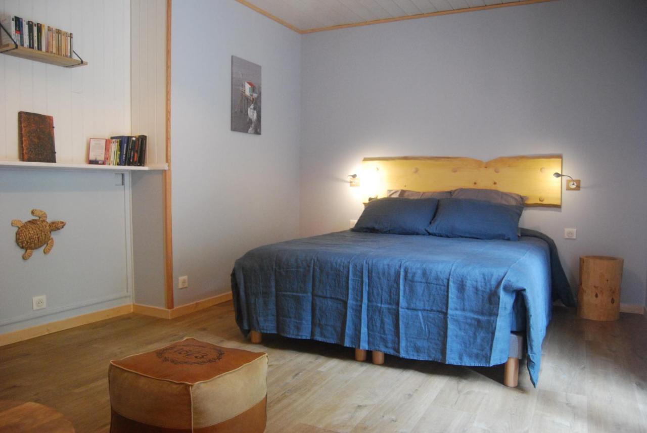 Bed and Breakfast Au Son De L Angelus Moncrabeau Exterior foto