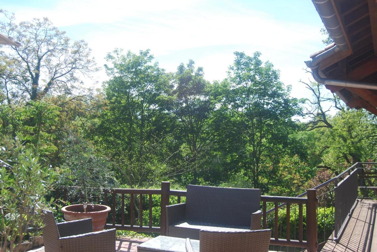 Bed and Breakfast Au Son De L Angelus Moncrabeau Exterior foto